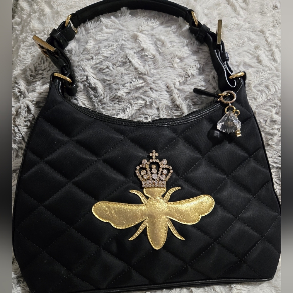 My Flat In London Satcgel Elegant Black Quilted Bag with Gold Bee